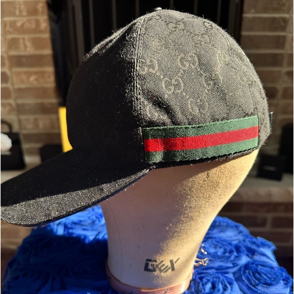 - [ ] Original Gucci canvas baseball hat with Web Black large 59cm authentic - Picture 1 of 6